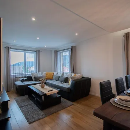 Hyggemate - 2 Bed Warm In Vakantiehuis Sarnitsa