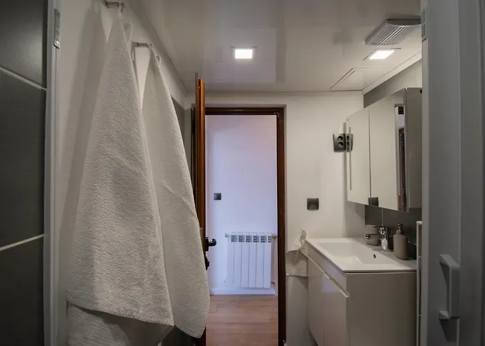 Апартамент Hyggemate - 2 Bed Warm In